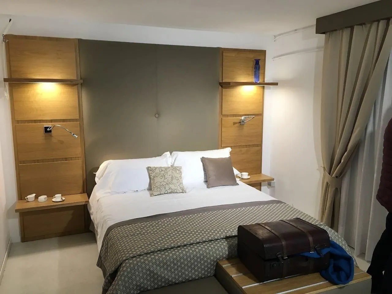 Hotiday Room Collection - Napoli Residenza Scarlatti Bed & Breakfast