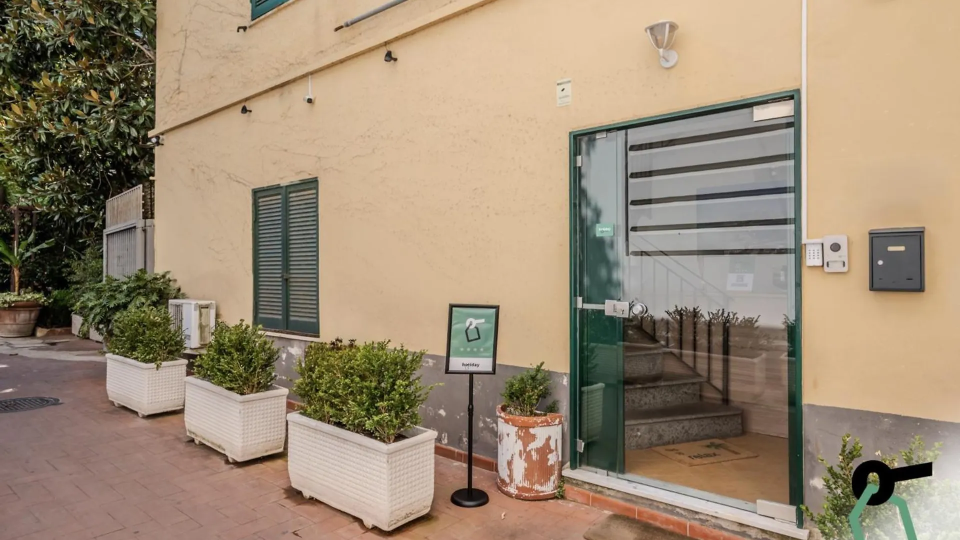 Hotiday Room Collection - Napoli Residenza Scarlatti 2*, Naples Italy