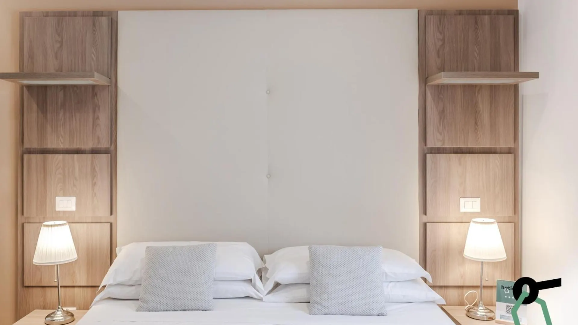 Hotiday Room Collection - Napoli Residenza Scarlatti Naples