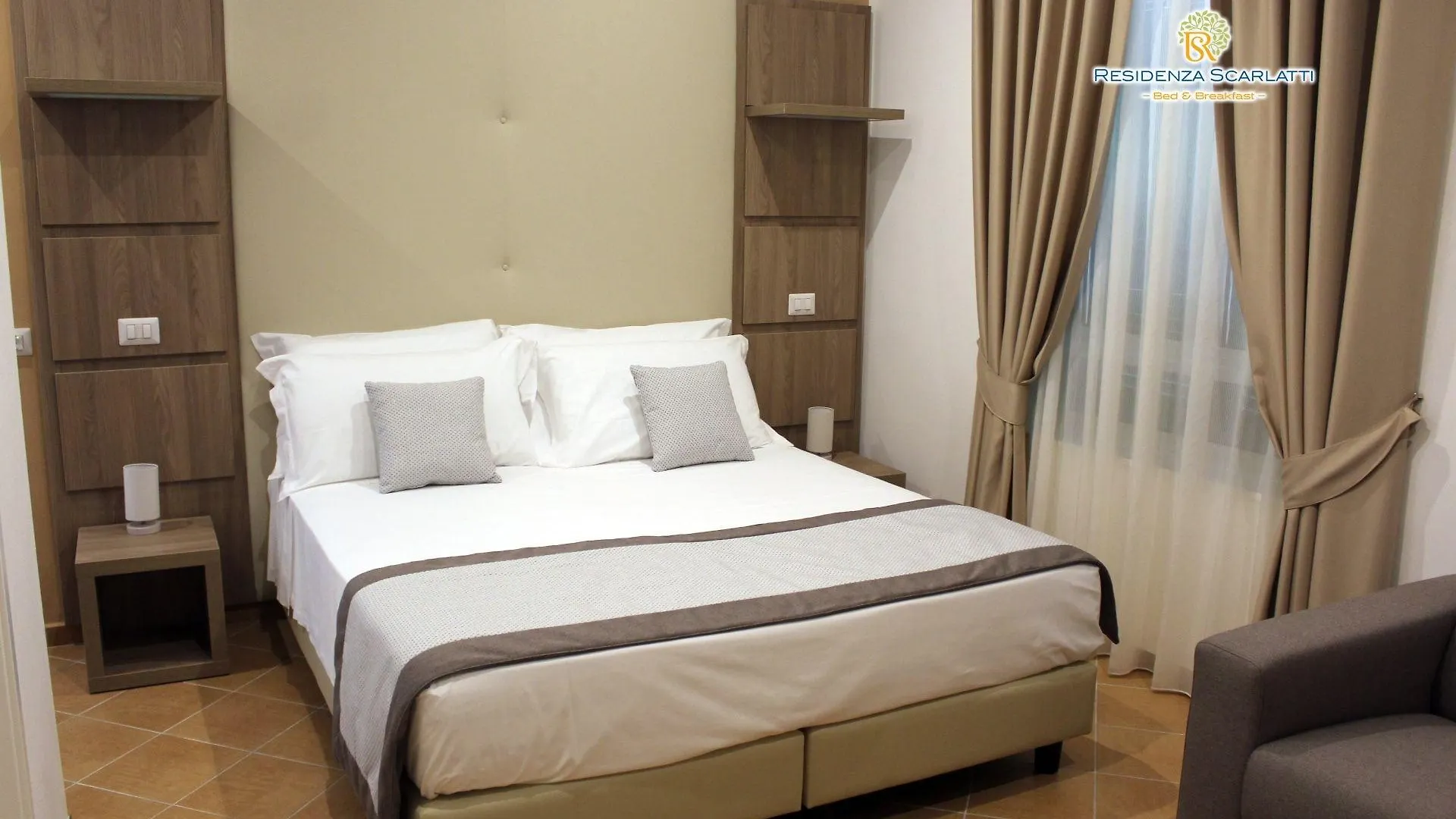** Bed and breakfast Hotiday Room Collection - Napoli Residenza Scarlatti Italia