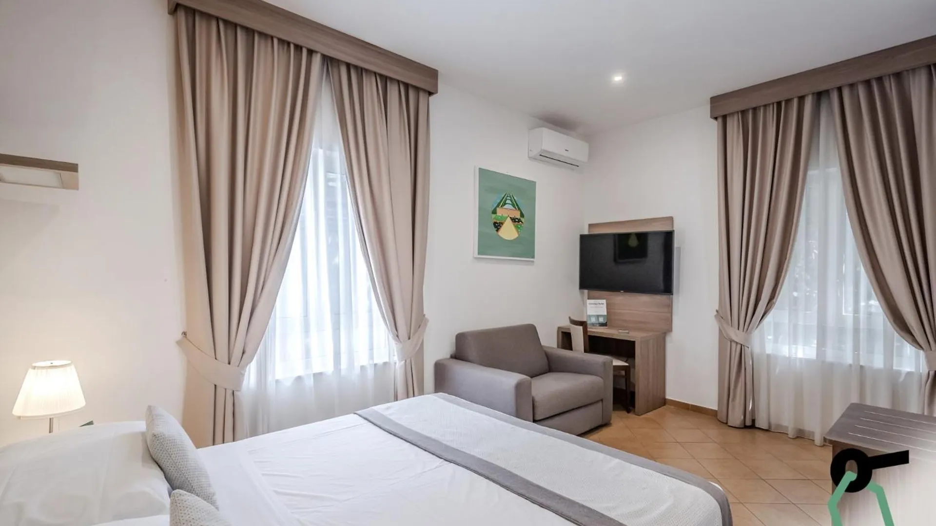 Hotiday Room Collection - Napoli Residenza Scarlatti 2*, Nápoles Italia