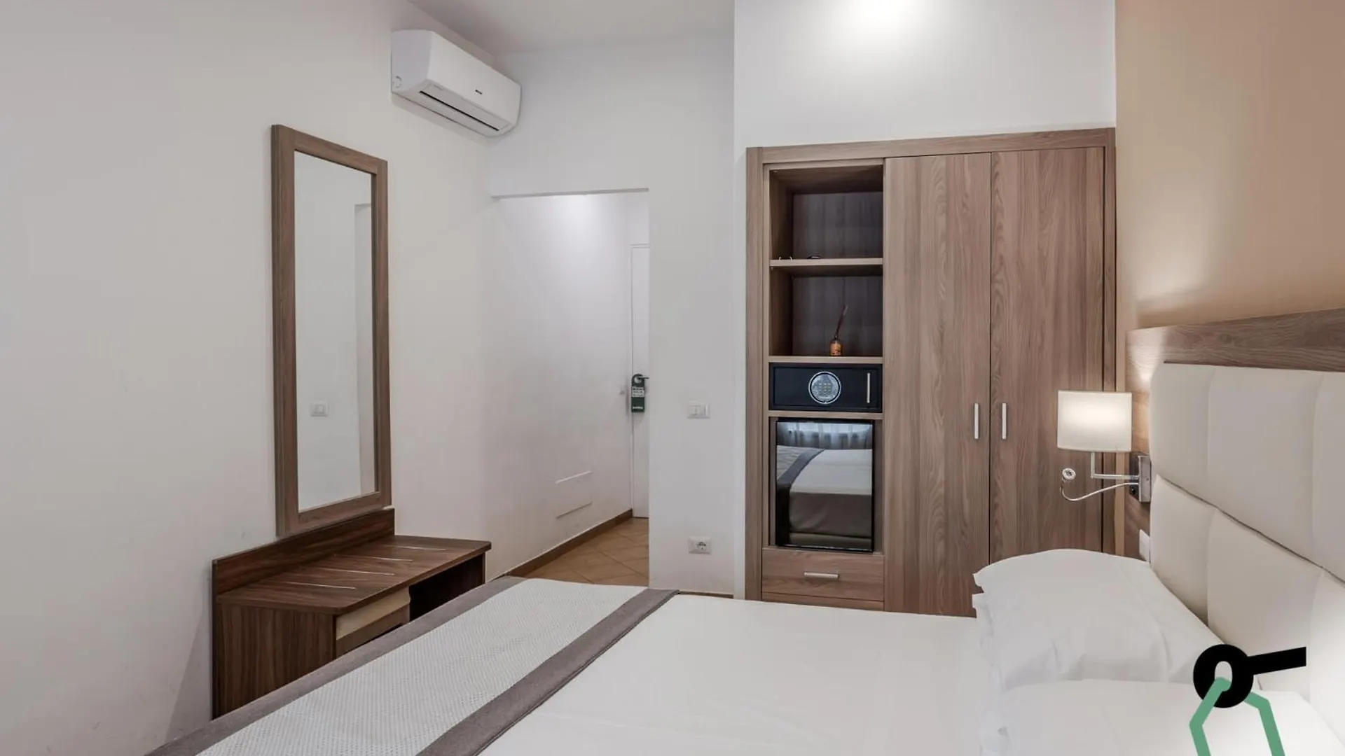 Hotiday Room Collection - Napoli Residenza Scarlatti Bed and breakfast Nápoles